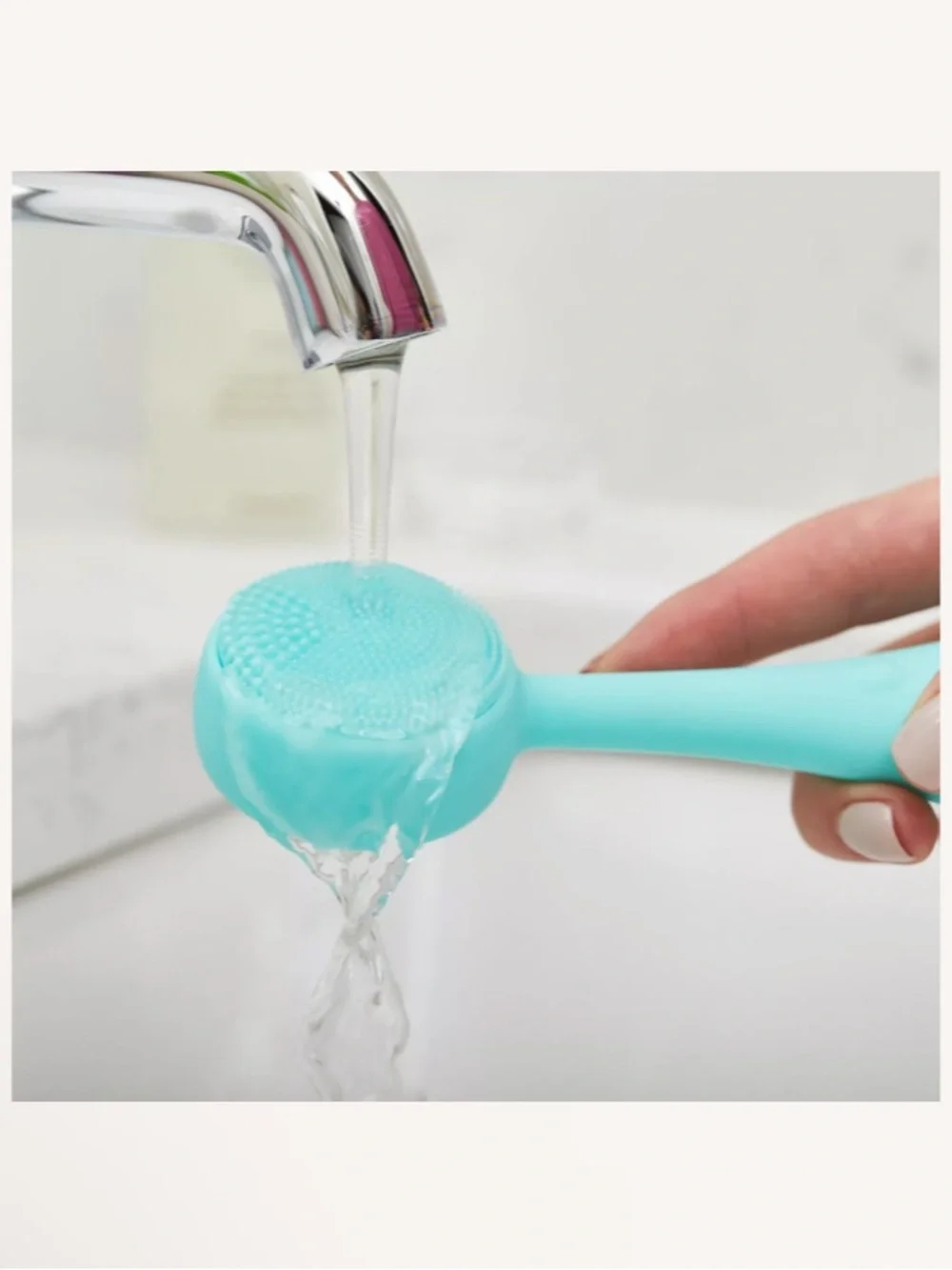 Smart Facial Cleansing Brush in Mint Green
